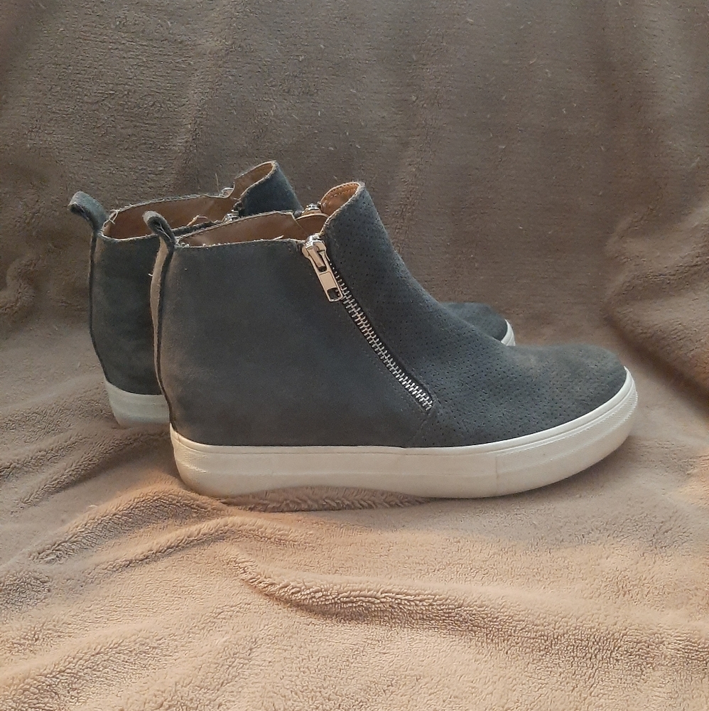 Steve Madden booties size 7